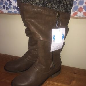Brand new Muk Luk women’s boots, size 9